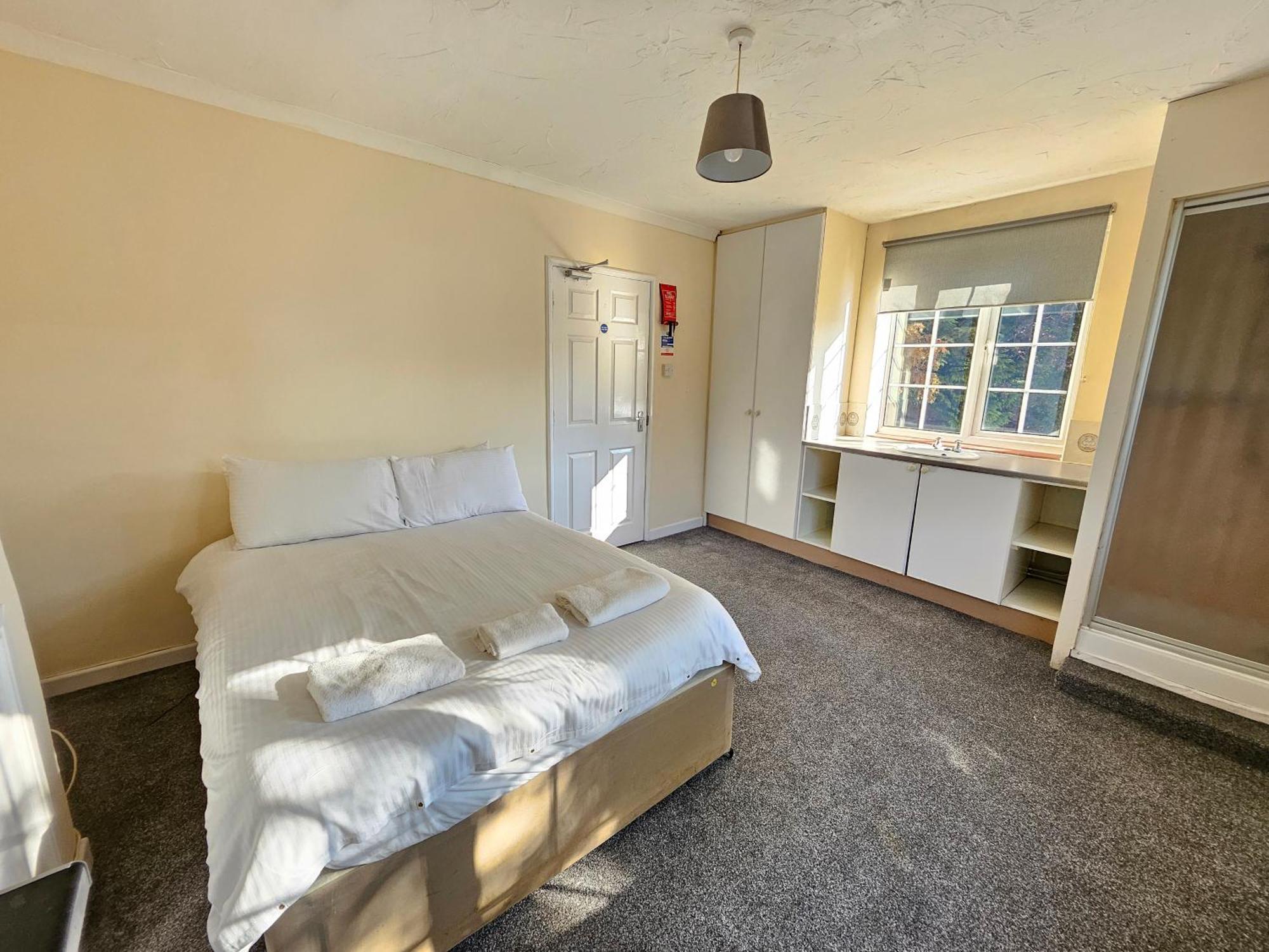 Central Studios 87 Tennyson Road Cheltenham Extérieur photo